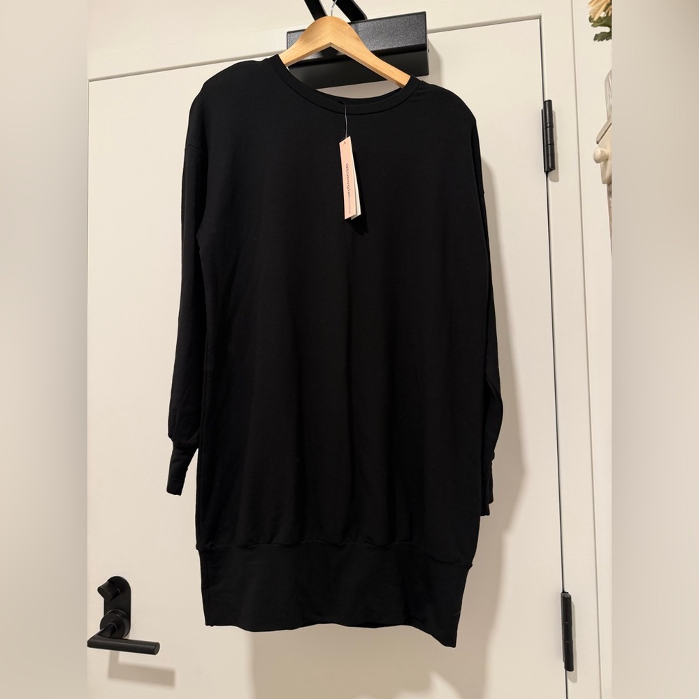 NWT Aqua by Bloomingdale’s Black Sweatshirt Dress